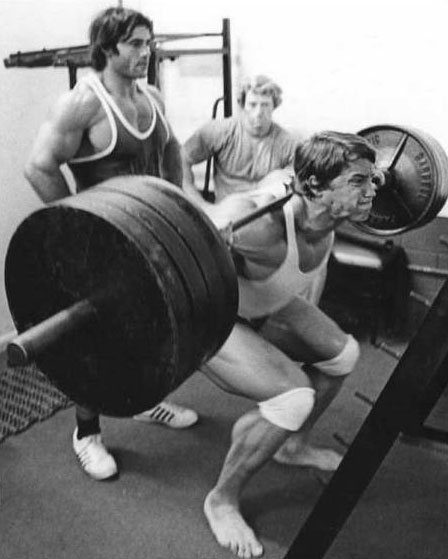 Squat'a gereken önemi verin.