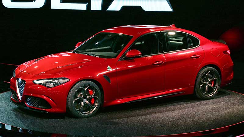 12 - Alfa-Romeo-Giulia