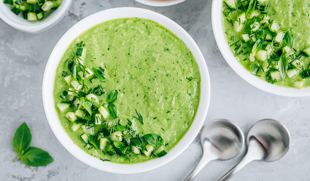 Yaza Özel Soğuk Çorba Tarifleri