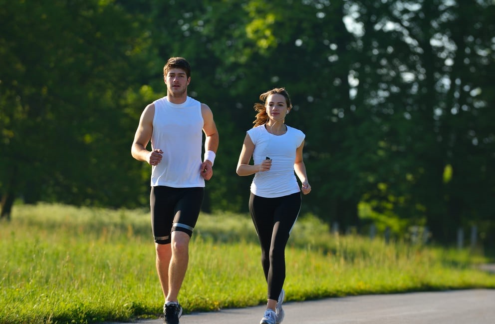 Açık Renkli Kıyafetler Giyin